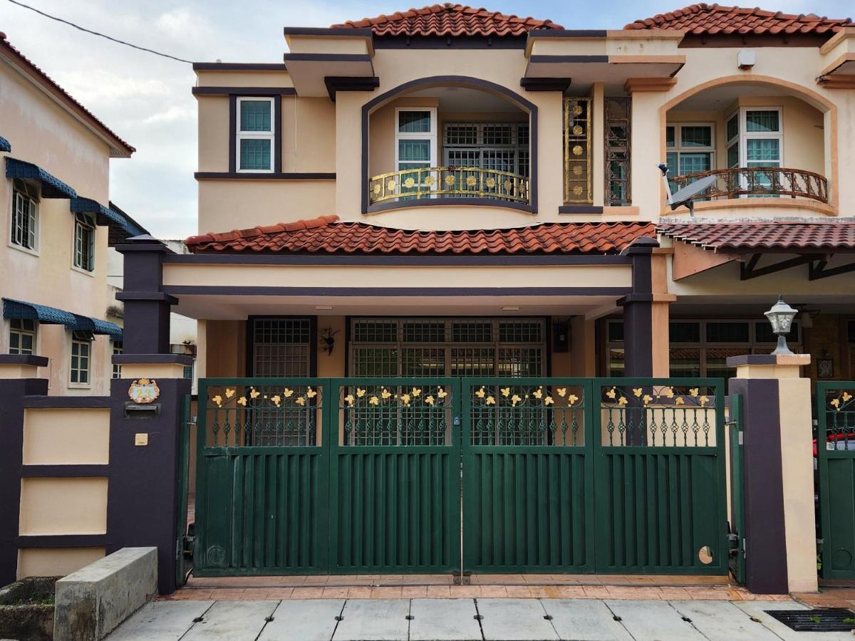 Galaxy Guest Home By Ipoh Maju Stay ภายนอก รูปภาพ